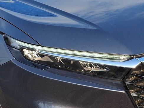 Used 2025 Honda CR-V EX image 9