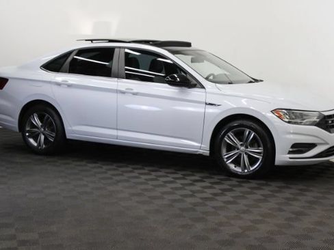 Used 2019 Volkswagen Jetta R-Line w/ R-Line Cold Weather Package FWD image 3