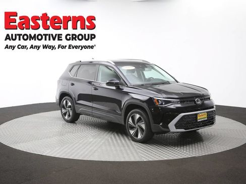 Used 2025 Volkswagen Taos SE AWD/4WD image 49