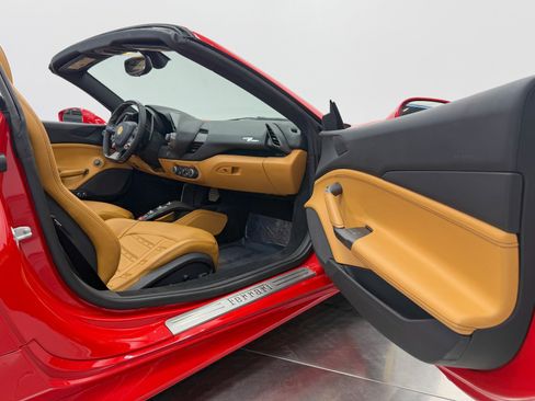 Used 2018 Ferrari 488 Spider RWD image 27
