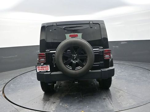 Used 2015 Jeep Wrangler Unlimited Sahara image 6