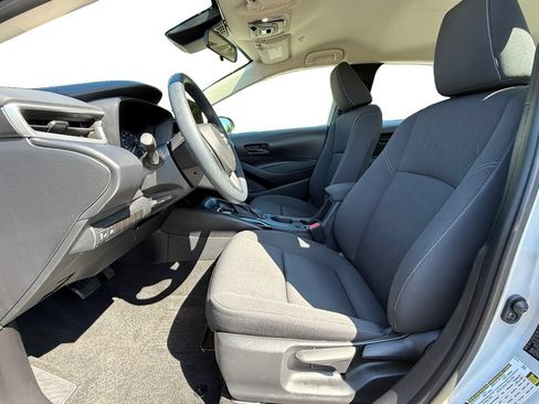 Used 2024 Toyota Corolla LE FWD image 9