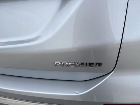 Used 2020 Chevrolet Equinox Premier image 33
