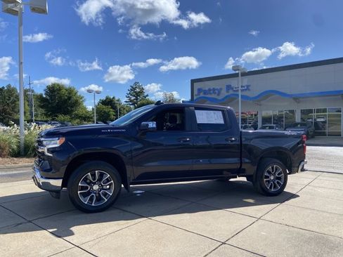 Used 2024 Chevrolet Silverado 1500 LT AWD/4WD image 6