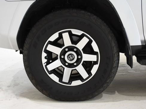Used 2021 Toyota 4Runner TRD Off-Road AWD/4WD image 6
