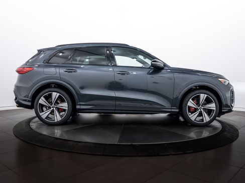 New 2025 Audi SQ5 Premium Plus image 3