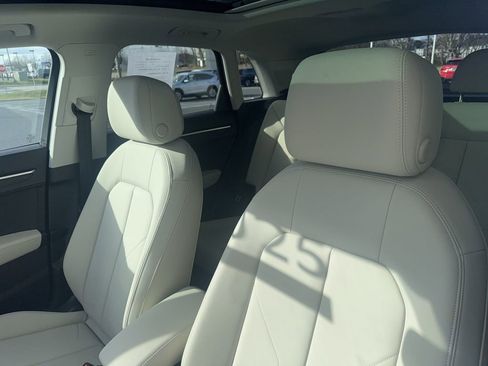 Certified 2025 Audi Q3 2.0T Premium Plus w/ Premium Plus Package image 22