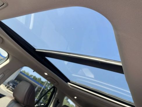 Used 2025 Honda Pilot Elite image 19