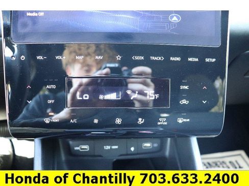 Used 2023 Hyundai Santa Cruz SEL Premium AWD/4WD image 16