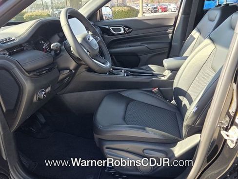 New 2026 Jeep Compass Latitude image 5