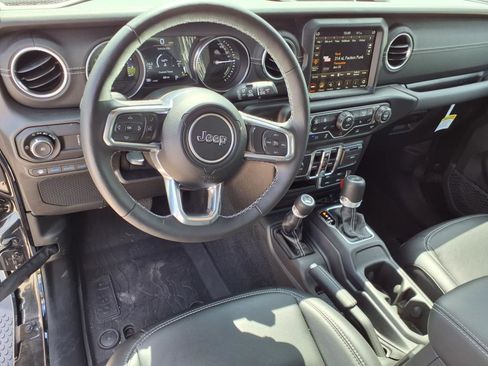 New 2023 Jeep Wrangler Sahara w/ Cold Weather Group AWD/4WD image 3