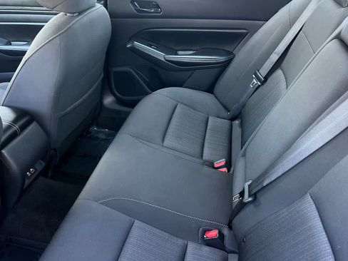 Used 2025 Nissan Altima 2.5 SV FWD image 5