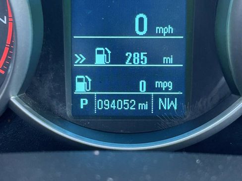 Used 2013 Chevrolet Cruze LS image 6