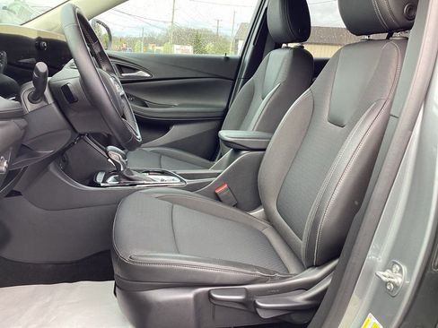 Used 2025 Buick Encore GX Preferred AWD/4WD image 15