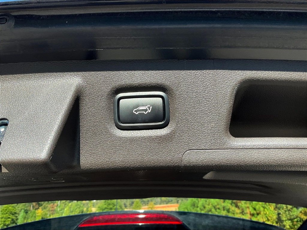 Used 2020 Hyundai Santa Fe SEL w/ Convenience + Premium Package FWD image 38