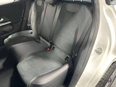Used 2023 Mercedes-Benz GLA 250 4MATIC image 29