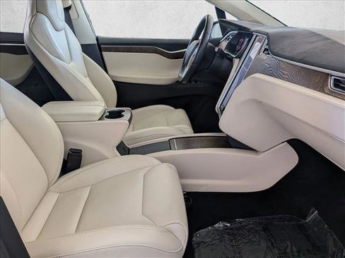 Used 2018 Tesla Model X 100D image 19