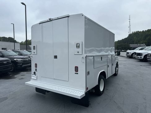 New 2025 Ford E-350 and Econoline 350 Super Duty w/ Power Equipment Group RWD image 7