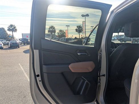 Used 2024 GMC Canyon AT4 image 24