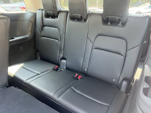 Used 2024 Nissan Pathfinder SL AWD/4WD image 21