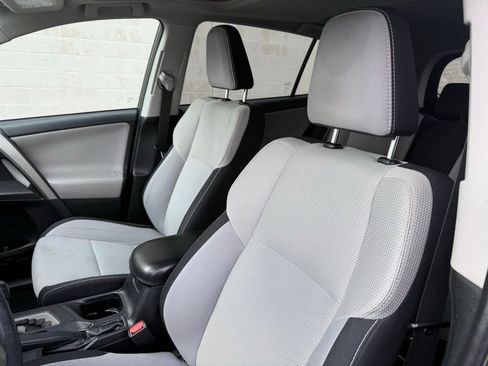 Used 2017 Toyota RAV4 XLE image 21