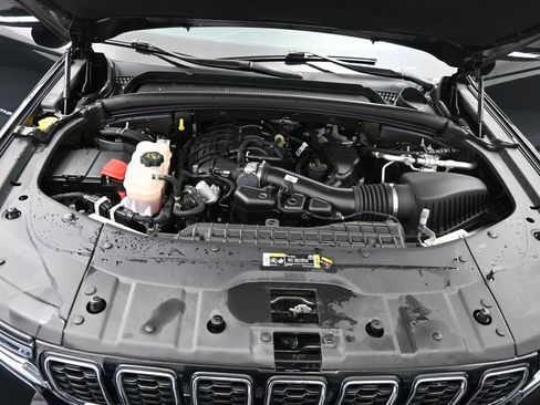 Used 2021 Jeep Grand Cherokee L Limited image 14