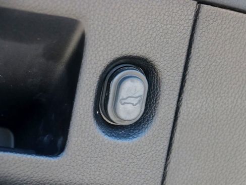 Used 2020 Cadillac Escalade ESV Premium Luxury image 12