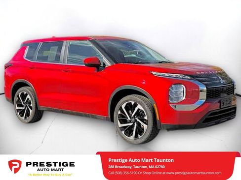 Used 2022 Mitsubishi Outlander ES image 1