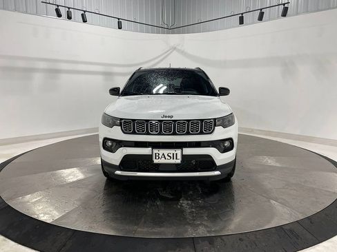 Used 2024 Jeep Compass Limited image 9