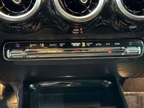 Used 2021 Mercedes-Benz GLB 250 image 57