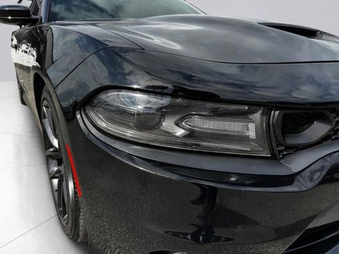 Used 2019 Dodge Charger Scat Pack w/ Navigation & Travel Group image 9