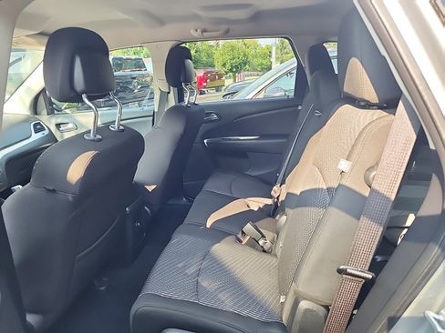 Used 2020 Dodge Journey SE FWD image 28