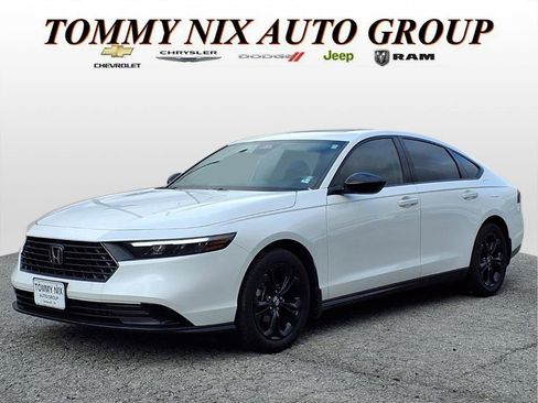 Used 2025 Honda Accord SE image 1