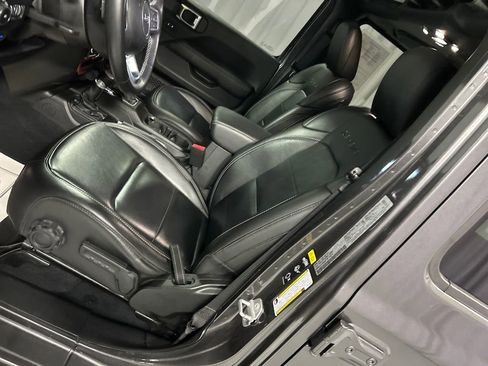 Used 2022 Jeep Wrangler Unlimited Sahara w/ Cold Weather Group image 12