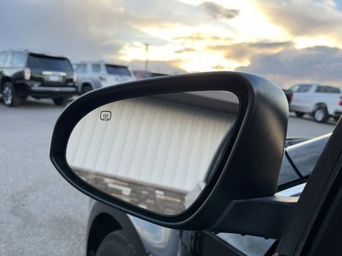 Used 2016 Toyota Avalon XLE image 24