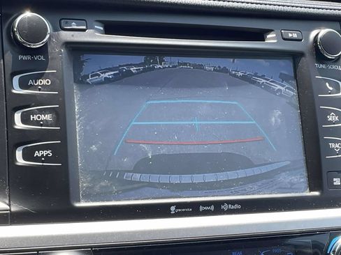 Used 2018 Toyota Highlander XLE FWD image 38