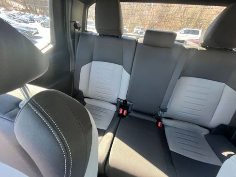 Used 2025 Toyota Tacoma TRD Off-Road image 33