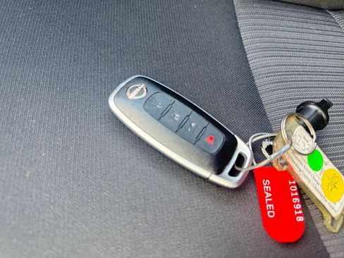 Used 2025 Nissan Sentra SV image 22