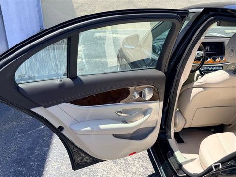 Used 2017 Mercedes-Benz E 300 image 14