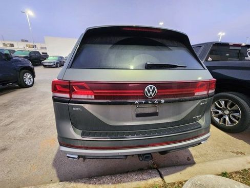 Used 2024 Volkswagen Atlas Peak Edition SEL image 5