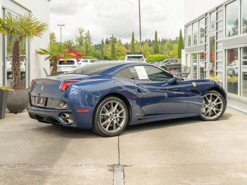 Used 2012 Ferrari California RWD image 8