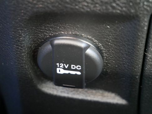 Used 2023 RAM 1500 Classic SLT image 28