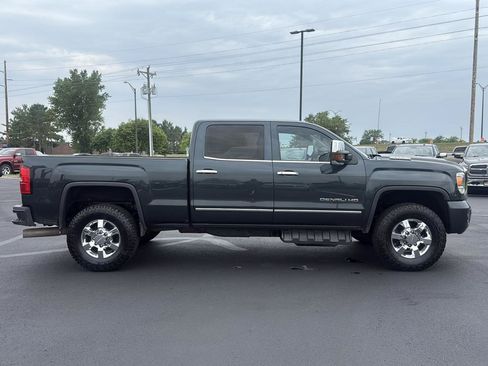 Used 2018 GMC Sierra 3500 Denali w/ Duramax Plus Package AWD/4WD image 6