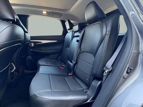 Used 2022 INFINITI QX50 Essential AWD/4WD image 9