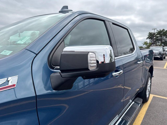 Used 2024 Chevrolet Silverado 1500 LTZ w/ LTZ Premium Package AWD/4WD image 5