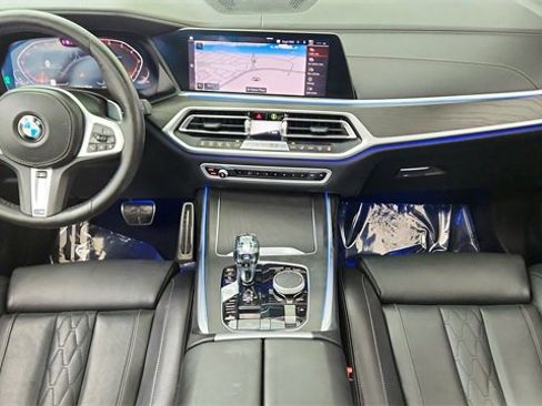 Used 2019 BMW X7 xDrive50i w/ M Sport Package image 19