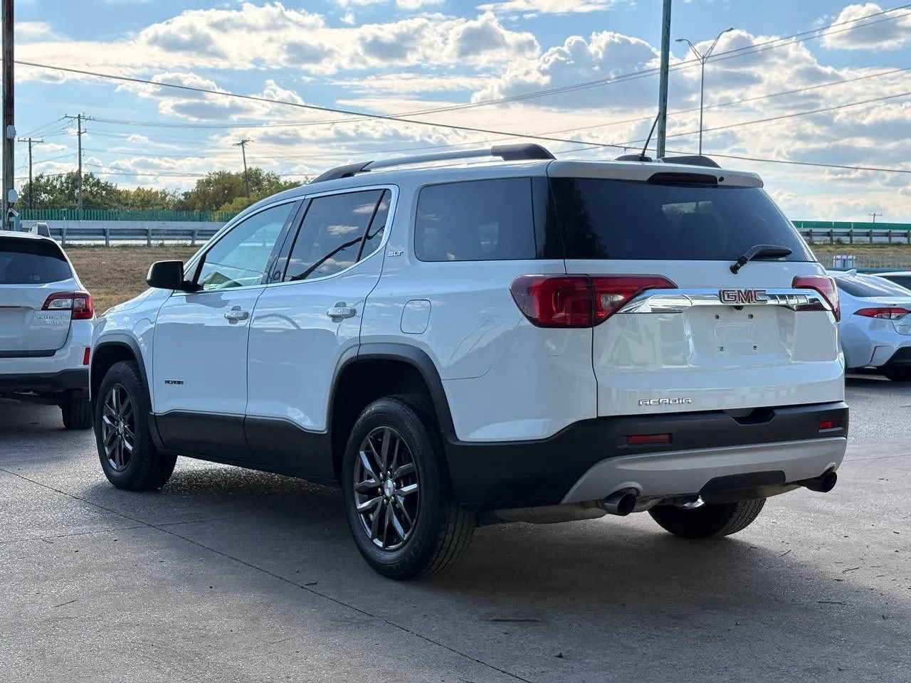 Used 2017 GMC Acadia SLT FWD image 5