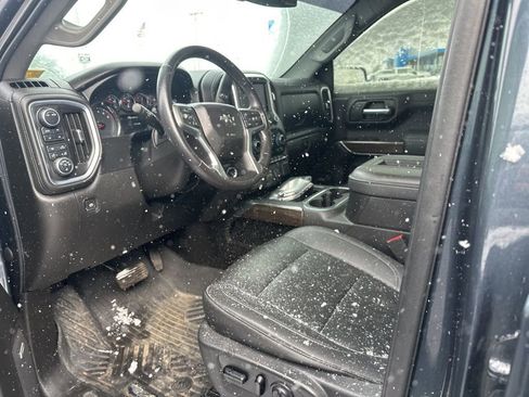 Used 2021 Chevrolet Silverado 1500 LT Trail Boss w/ Convenience Package II image 5