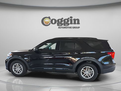 New 2026 Ford Explorer Active RWD image 3