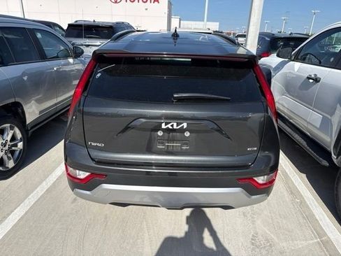 Used 2025 Kia Niro LX FWD image 7
